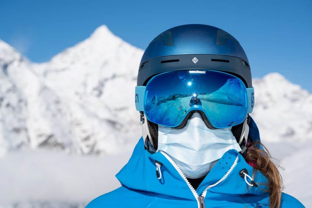 Covid mask for skiing